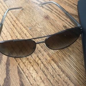 Burberry women’s Aviators
